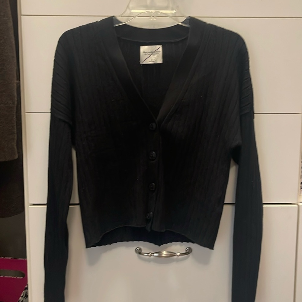 Cute black cropped Abercrombie and Fitch cardigan